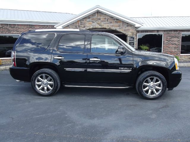 2007 GMC Yukon 4dr Sdn LS Manual