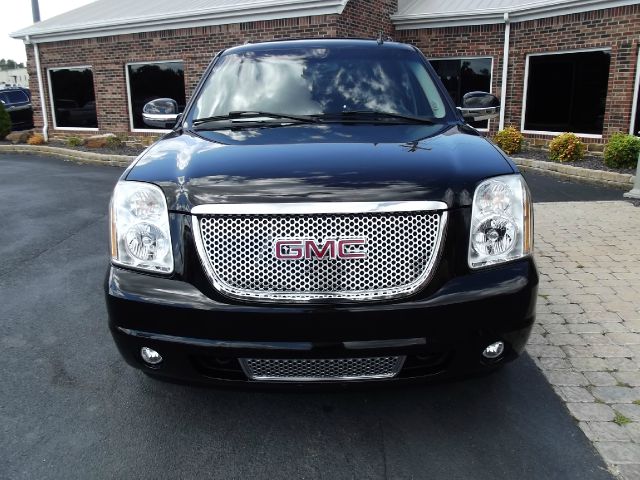 2007 GMC Yukon 4dr Sdn LS Manual