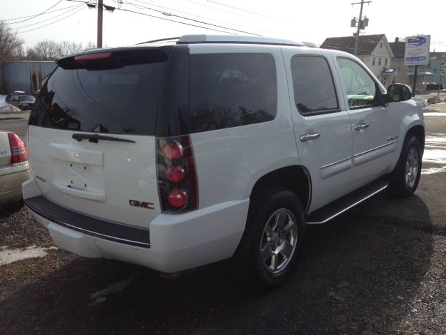 2007 GMC Yukon EX - DUAL Power Doors