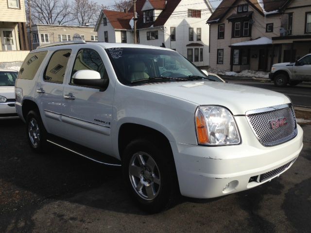 2007 GMC Yukon EX - DUAL Power Doors