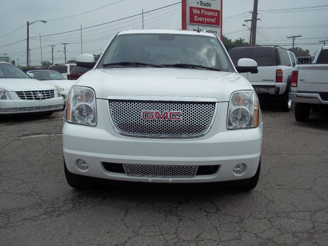 2007 GMC Yukon EX - DUAL Power Doors