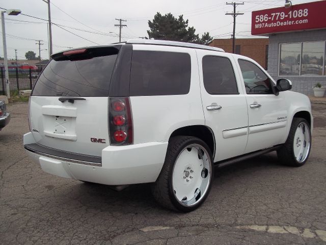 2007 GMC Yukon EX - DUAL Power Doors