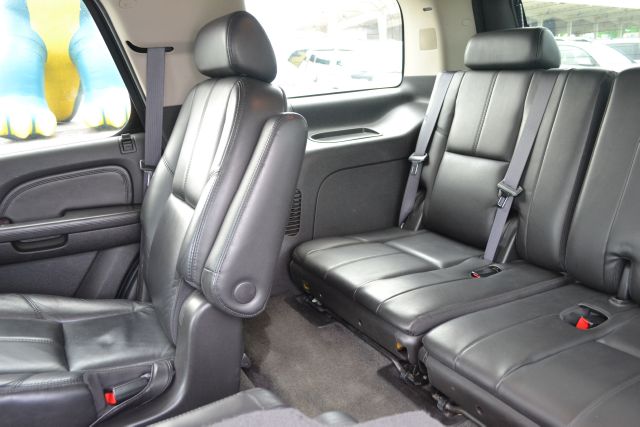 2007 GMC Yukon EX - DUAL Power Doors