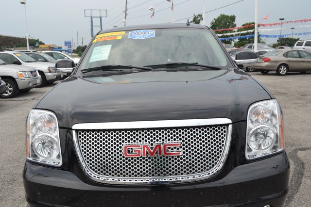 2007 GMC Yukon EX - DUAL Power Doors