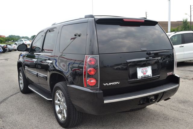 2007 GMC Yukon EX - DUAL Power Doors