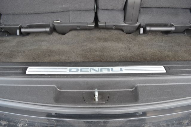 2007 GMC Yukon EX - DUAL Power Doors