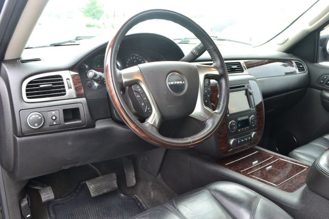 2007 GMC Yukon EX - DUAL Power Doors