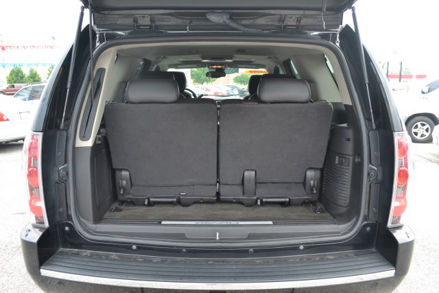 2007 GMC Yukon EX - DUAL Power Doors