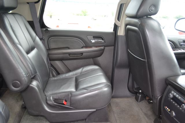 2007 GMC Yukon EX - DUAL Power Doors