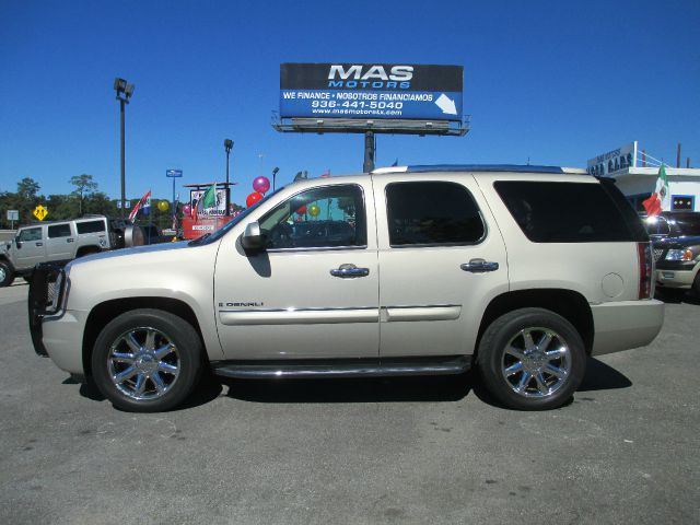 2007 GMC Yukon EX - DUAL Power Doors