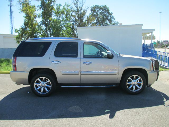 2007 GMC Yukon EX - DUAL Power Doors