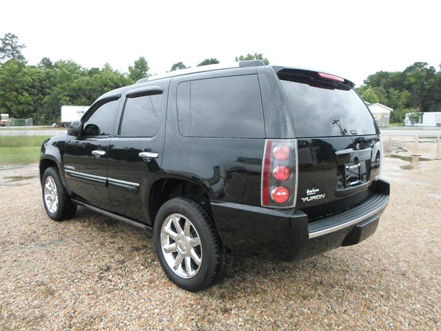 2007 GMC Yukon EX - DUAL Power Doors