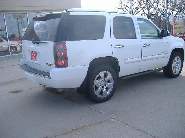 2007 GMC Yukon EX Sedan 4D