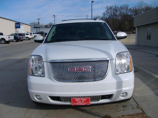 2007 GMC Yukon EX Sedan 4D