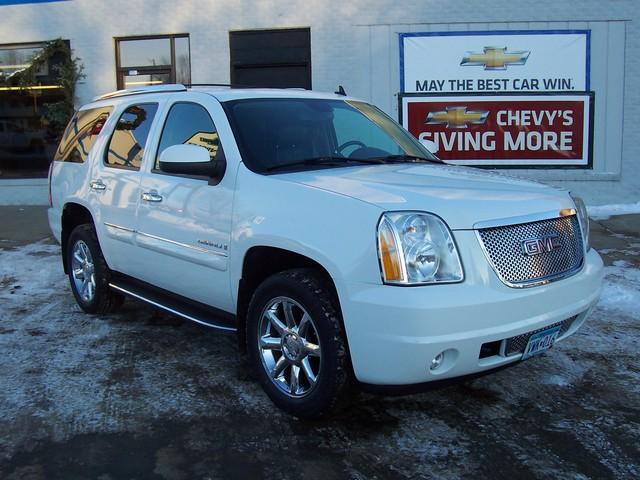 2007 GMC Yukon 2500 12 Passanger