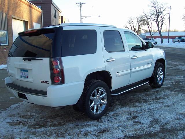 2007 GMC Yukon 2500 12 Passanger