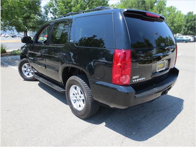 2007 GMC Yukon 4DR WGN I4 LX