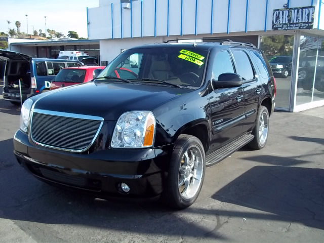 2007 GMC Yukon 4WD Crew Cab 6-3/4 Ft Box King Ranch