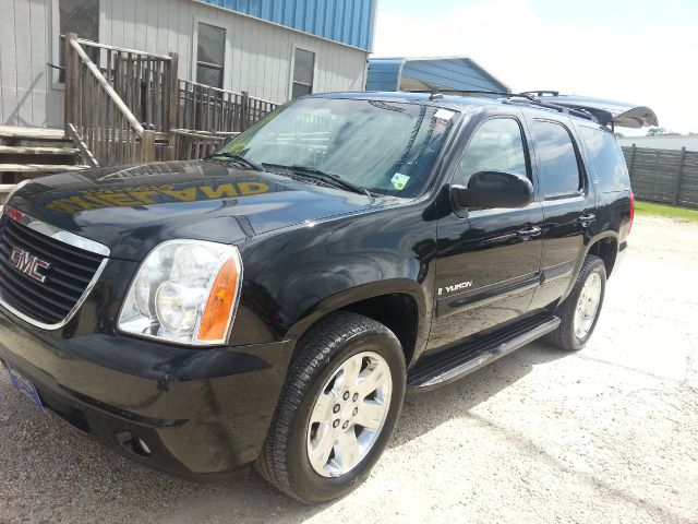 2007 GMC Yukon Reg Cab 124 WB SLT