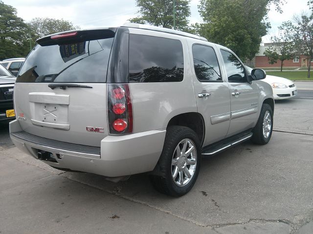 2007 GMC Yukon EX - DUAL Power Doors