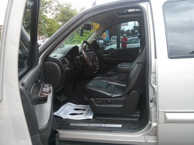 2007 GMC Yukon EX - DUAL Power Doors