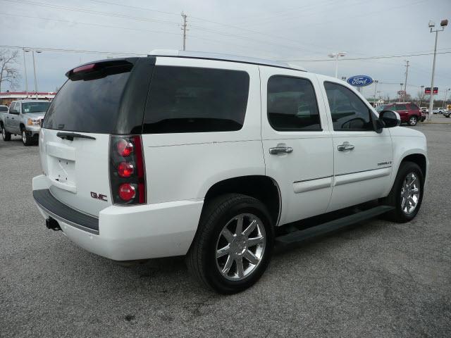 2007 GMC Yukon EX Sedan 4D