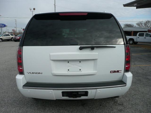 2007 GMC Yukon EX Sedan 4D