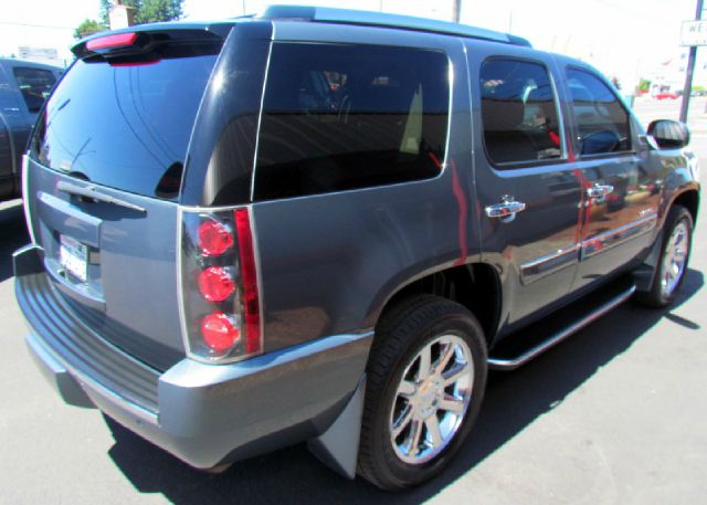 2007 GMC Yukon EX - DUAL Power Doors