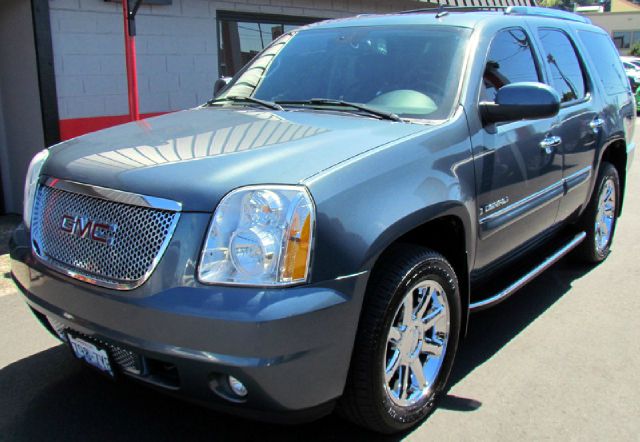 2007 GMC Yukon EX - DUAL Power Doors