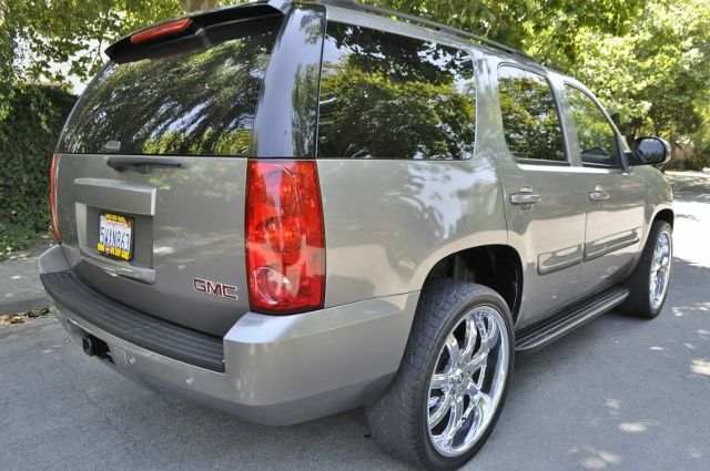 2007 GMC Yukon 4dr 4.6L Eddie Bauer