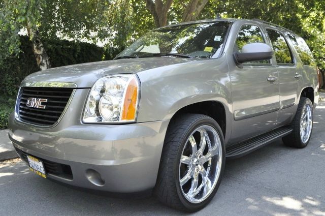 2007 GMC Yukon 4dr 4.6L Eddie Bauer