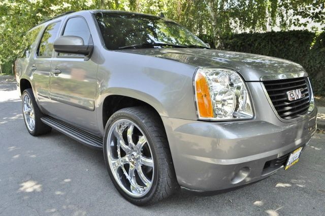 2007 GMC Yukon 4dr 4.6L Eddie Bauer