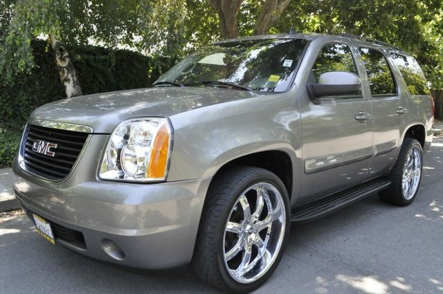 2007 GMC Yukon 4dr 4.6L Eddie Bauer