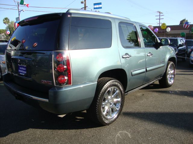 2007 GMC Yukon EX - DUAL Power Doors