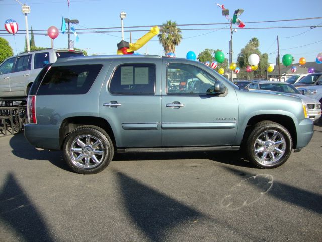 2007 GMC Yukon EX - DUAL Power Doors