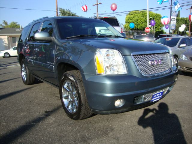 2007 GMC Yukon EX - DUAL Power Doors