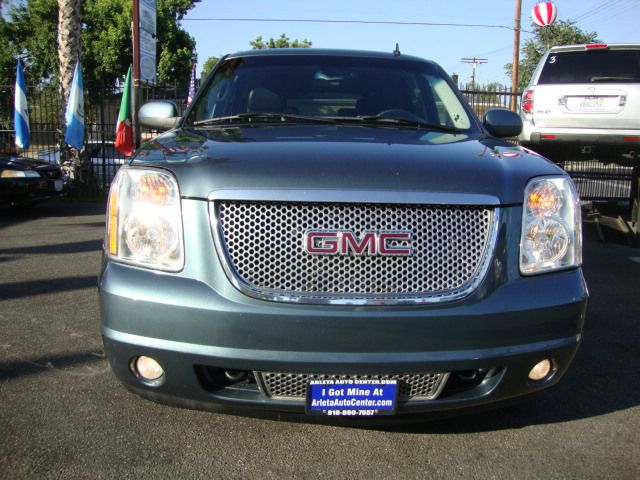 2007 GMC Yukon EX - DUAL Power Doors