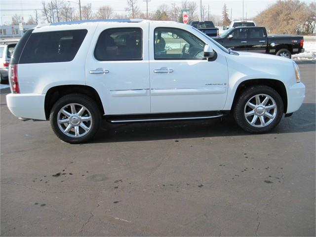 2007 GMC Yukon EX Sedan 4D