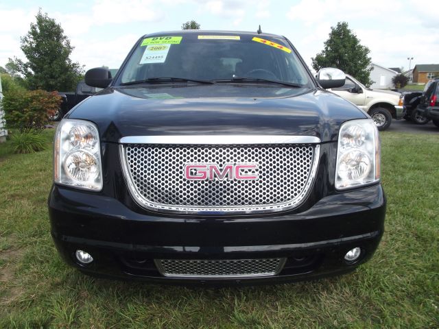 2007 GMC Yukon LS Regular Cab Short Bed 2WD