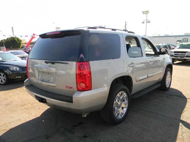 2007 GMC Yukon 4DR WGN I4 LX