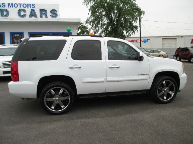 2007 GMC Yukon Reg Cab 124 WB SLT