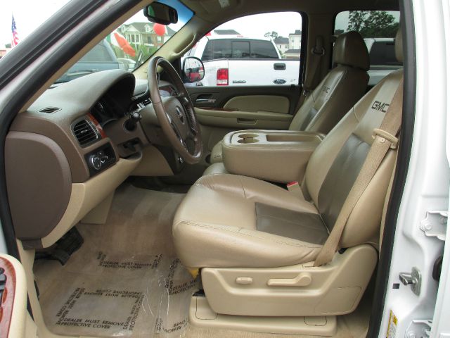 2007 GMC Yukon Reg Cab 124 WB SLT