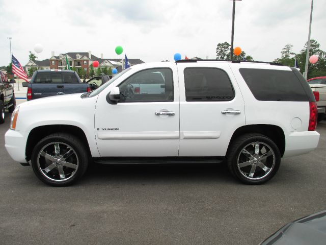 2007 GMC Yukon Reg Cab 124 WB SLT