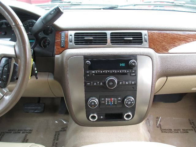 2007 GMC Yukon Reg Cab 124 WB SLT