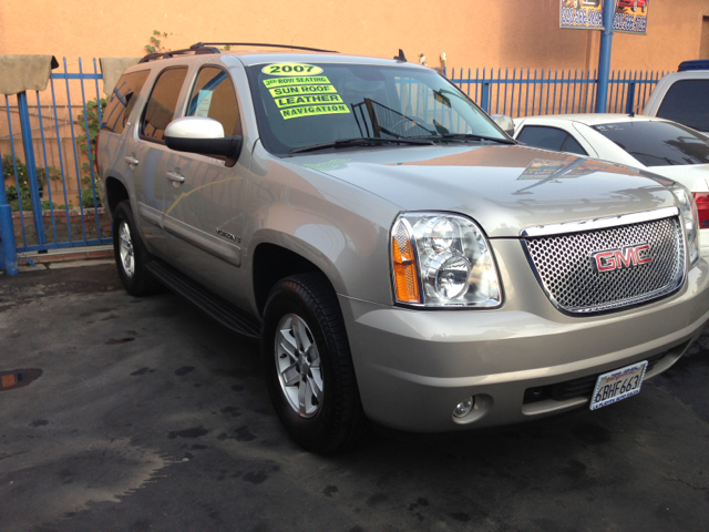 2007 GMC Yukon 4WD Crew Cab 6-3/4 Ft Box King Ranch