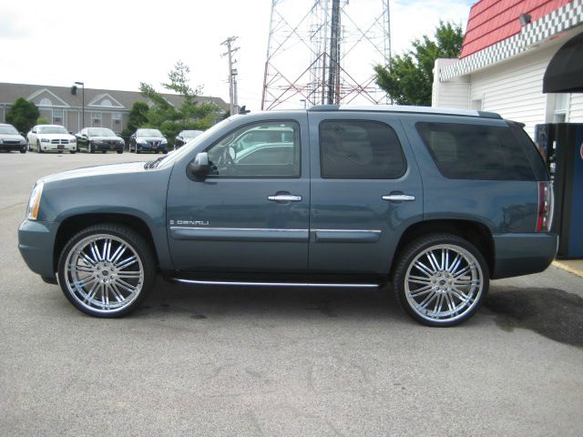 2007 GMC Yukon EX - DUAL Power Doors