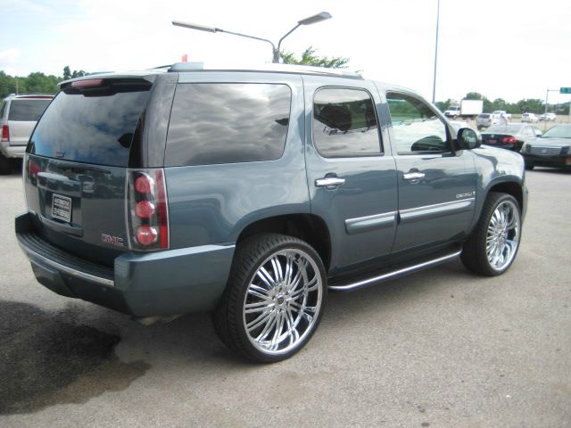 2007 GMC Yukon EX - DUAL Power Doors