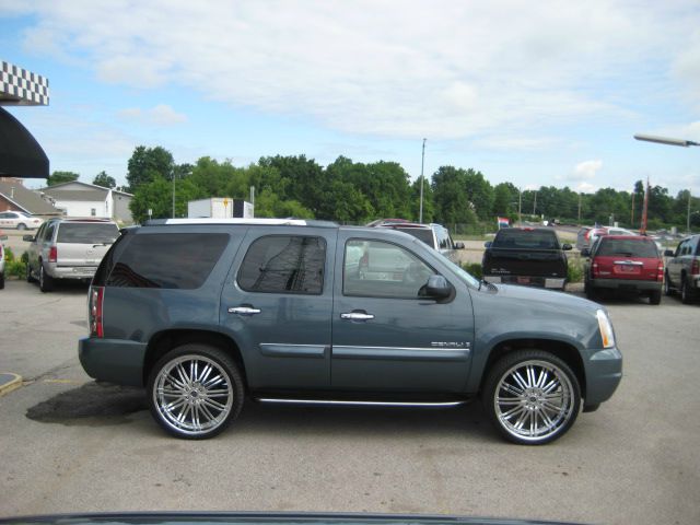 2007 GMC Yukon EX - DUAL Power Doors