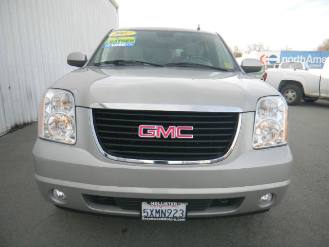 2007 GMC Yukon Reg Cab 124 WB SLT