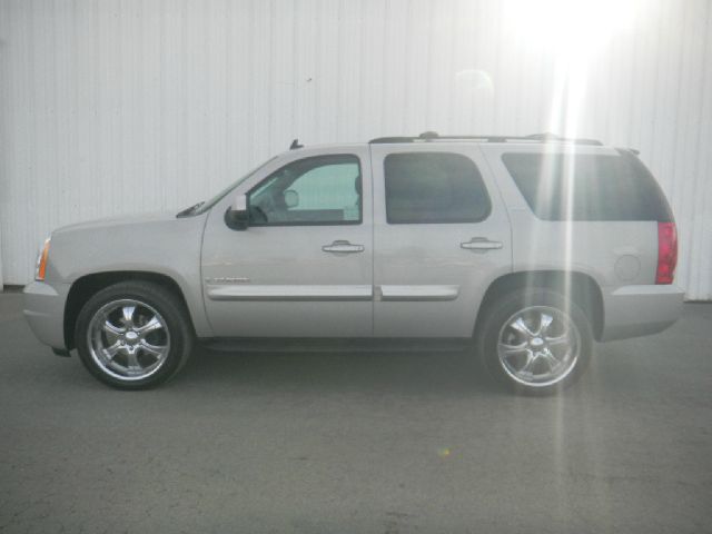 2007 GMC Yukon Reg Cab 124 WB SLT